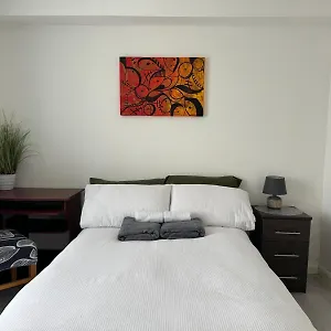  Homestay Luxury 5-room House - Your Perfect Getaway Awaits